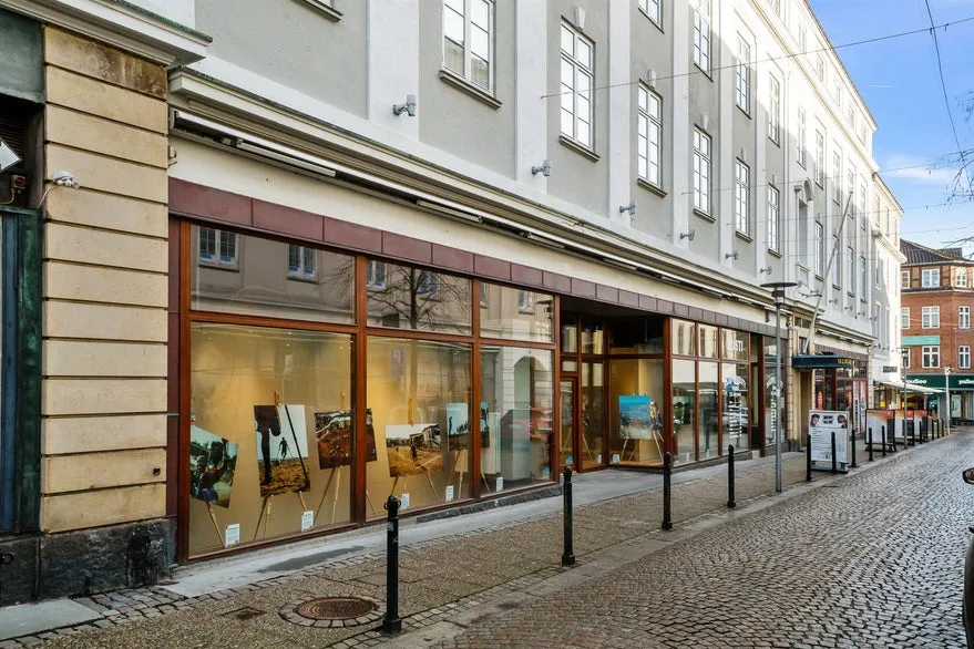Välivaade - High-ceilinged Shop in Randers Centre