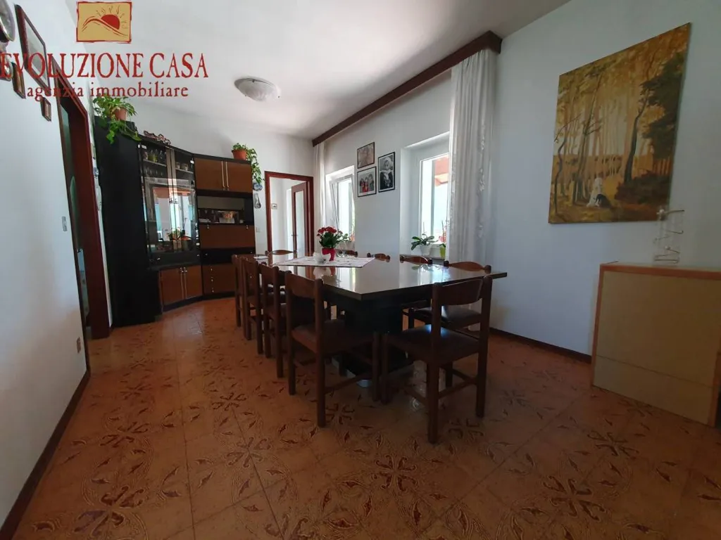 Salle à manger - Three-Level Farmhouse with Garden in Staranzano