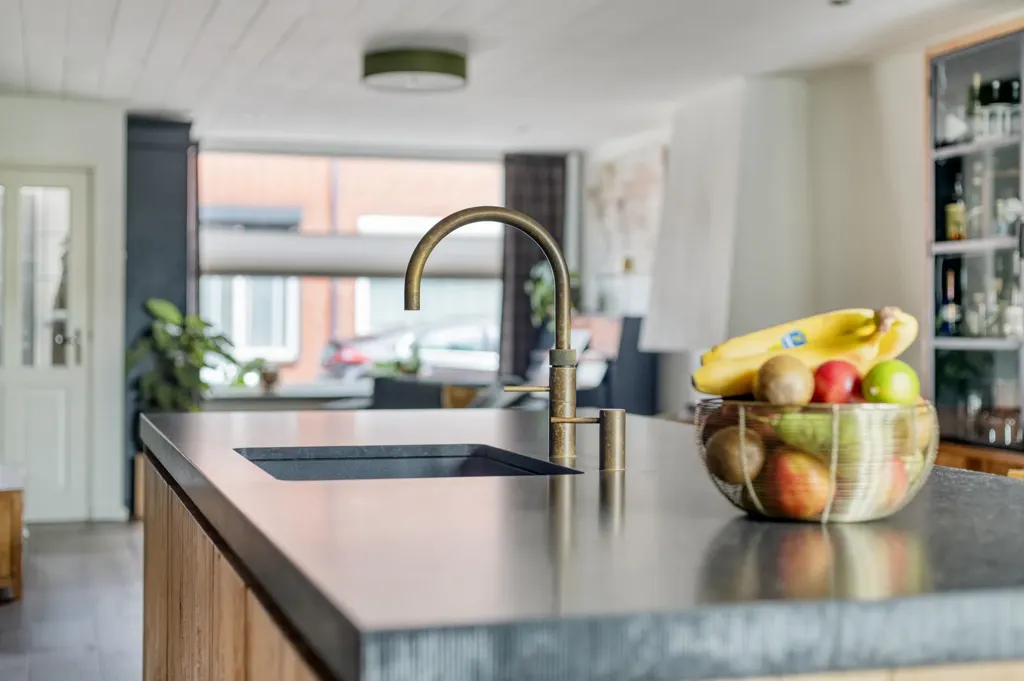 Köök - Spacious Semi-detached House with Deep Garden in Halsteren