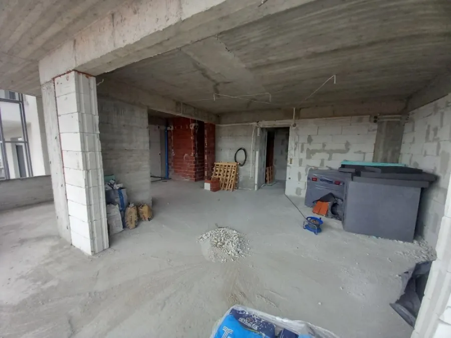 Pièces - Apartment with City View in Serres Centre