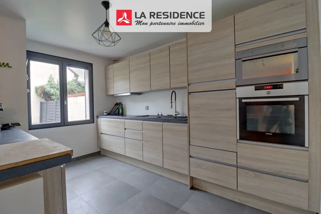Cuisine - Maison de 6 Pièces avec Jardin près de la Gare