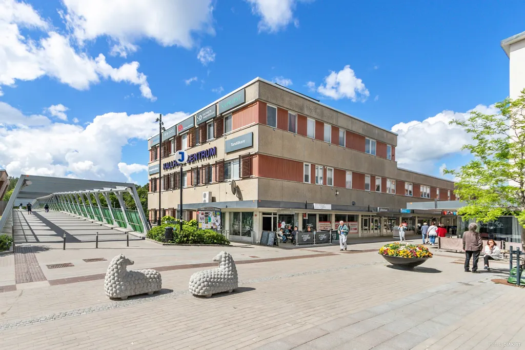 Renovated Apartment with View on Kopparvägen