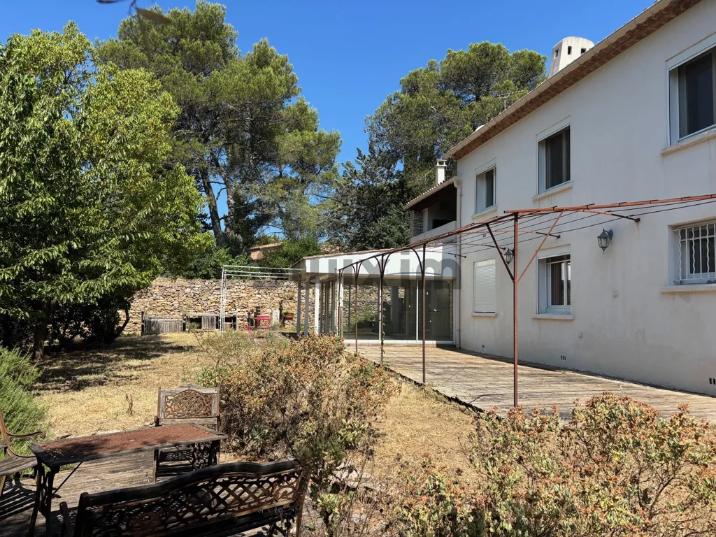 Terrass - Bastide with Pool in Nîmes