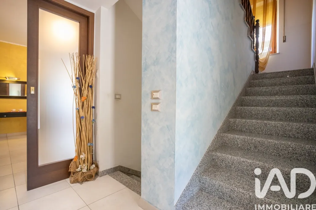 Pièces - Terraced House with Panoramic Terrace in Colmurano