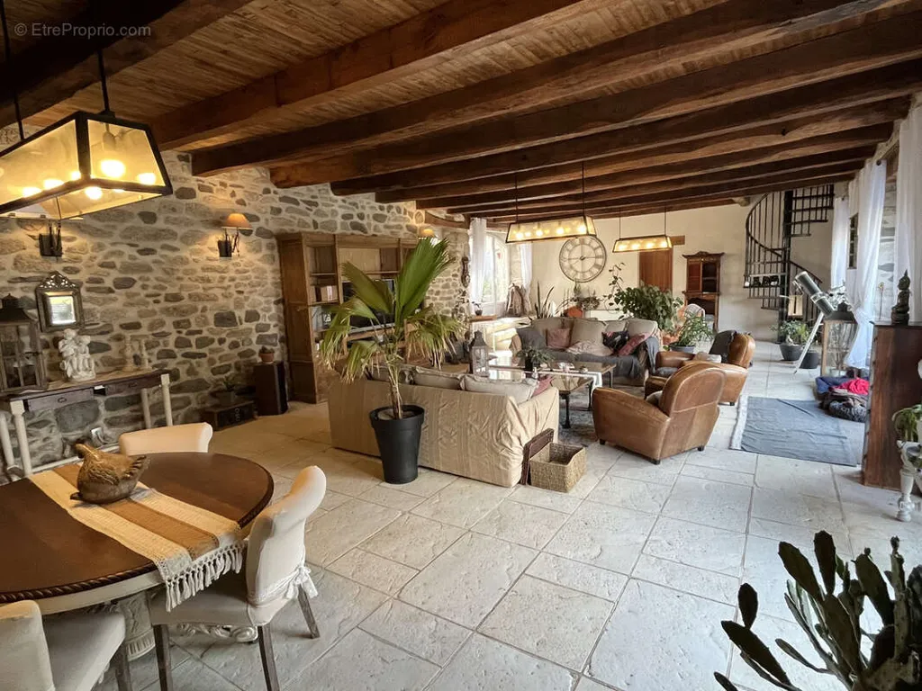 8-room house in Graissac