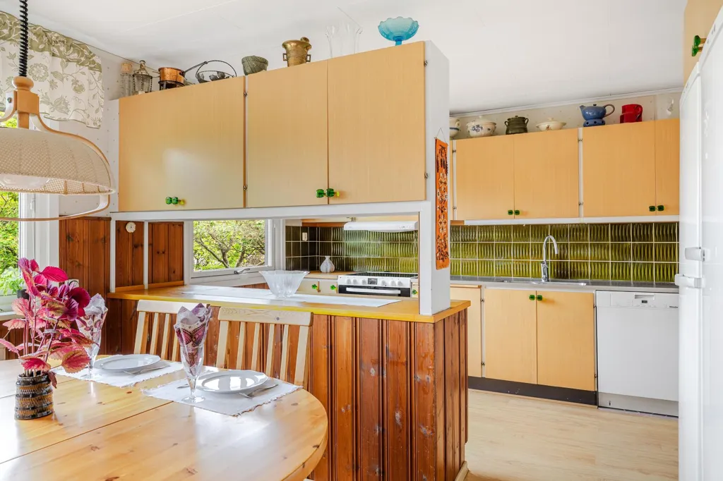 Cuisine - Spacious House with Garden in Västra Husby