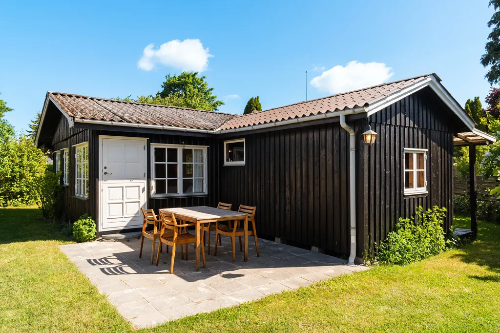 Exterior - 1950s Cottage with Garden in Vordingborg