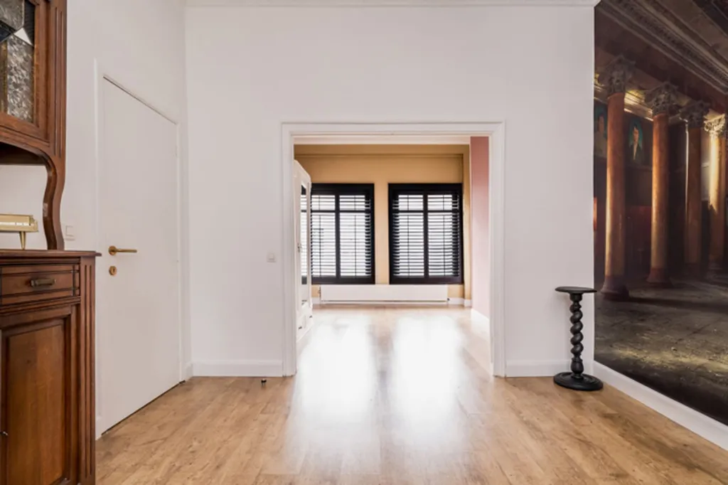 Ingresso - Heritage House with Staircase in Antwerp