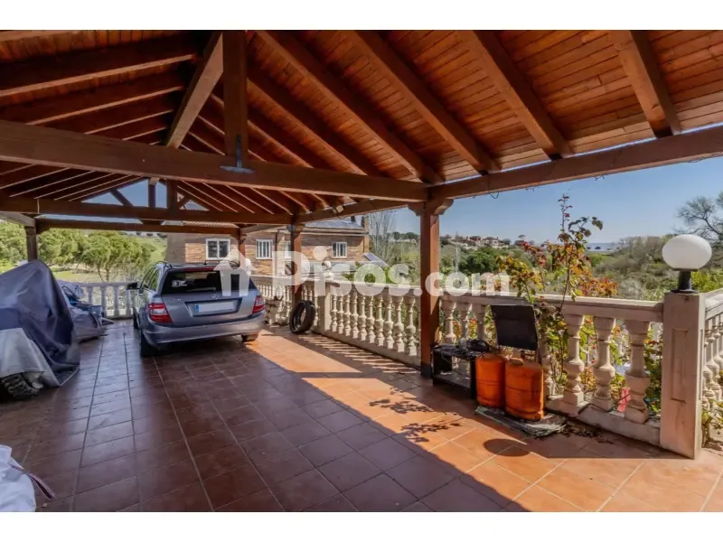 Terrass - Chalet with Golf View in Cabanillas del Campo