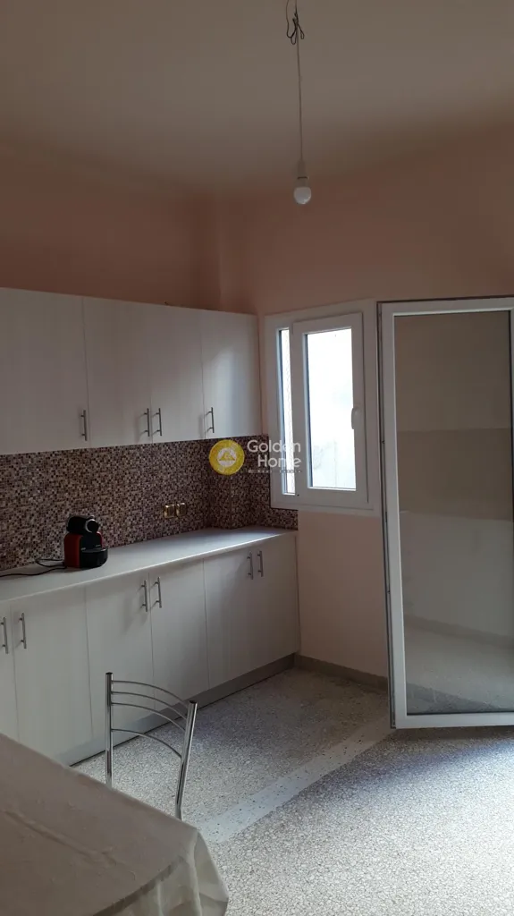Cuisine - Fully Renovated Flat with Balcony in Lower Patissia