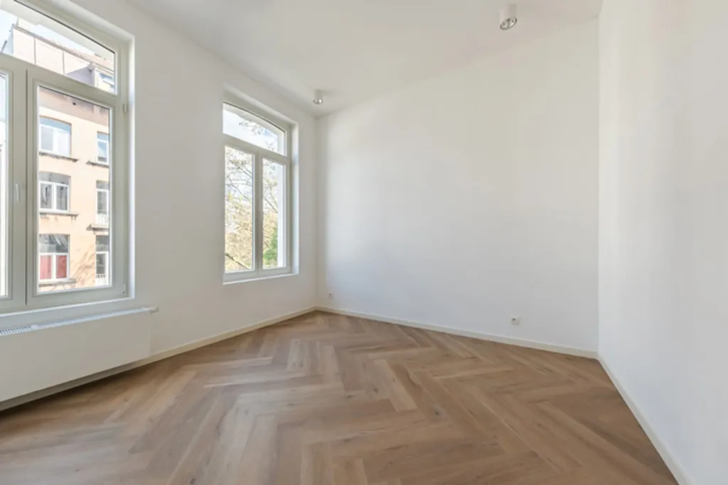 Toad - Fully Renovated Apartment with Balcony in Brussels