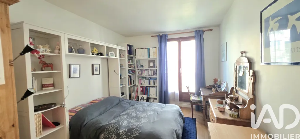 Chambres - Appartement traversant avec balcon à Puteaux