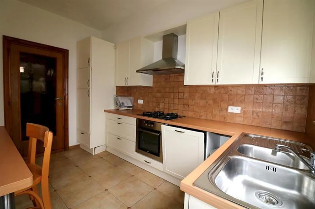 Cuisine - Maison Rénovée avec Jardin et Terrasse à Auderghem