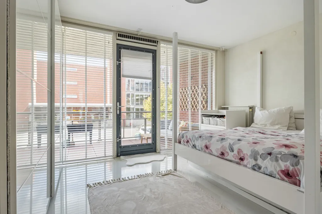 Magamistoad - Spacious Flat with Balcony in IJsselmonde