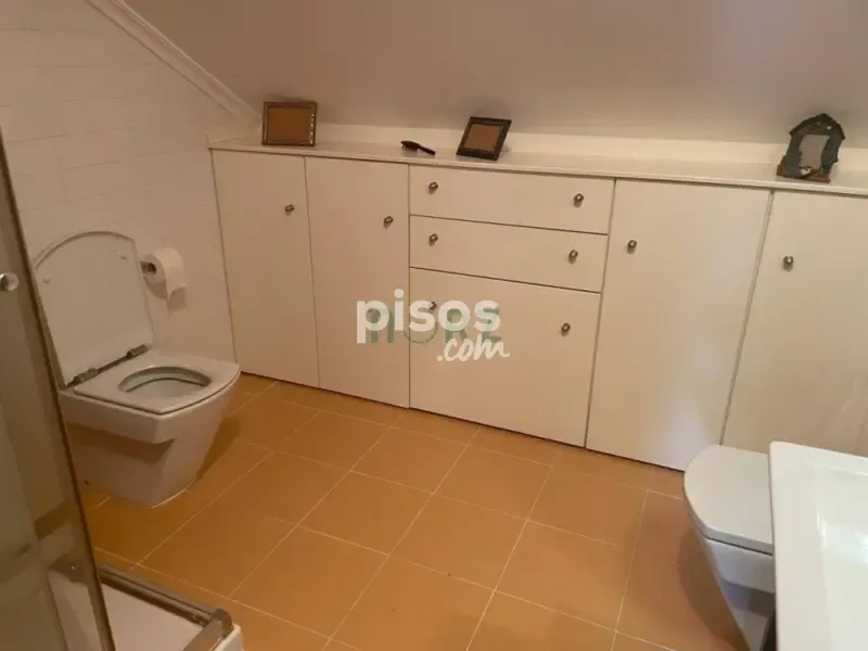 Salles de bain - Maison 4 chambres à ES