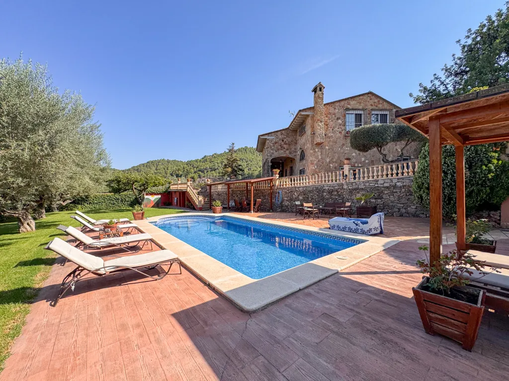Bassein - Rustic Chalet with Olive Grove in Segorbe