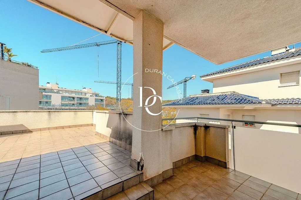 Terrasse - Top-Floor Apartment with Pool in Can Pei