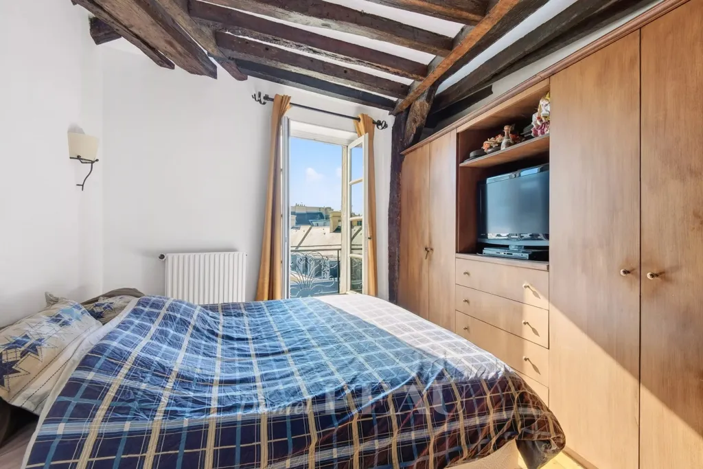 2 magamistoaga korter asukohas Paris