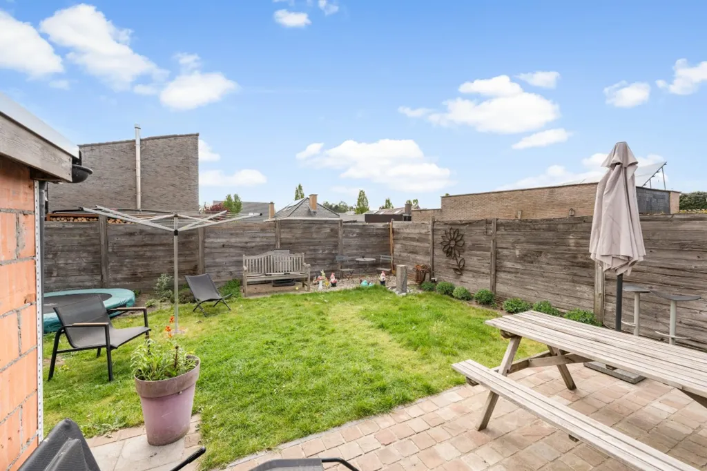 Garden - Detached House with Double Glazing in Sinaai