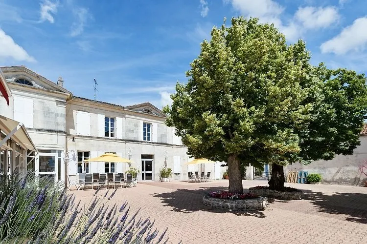 Jardin - Appartement T1 en Résidence Ehpad à Trizay