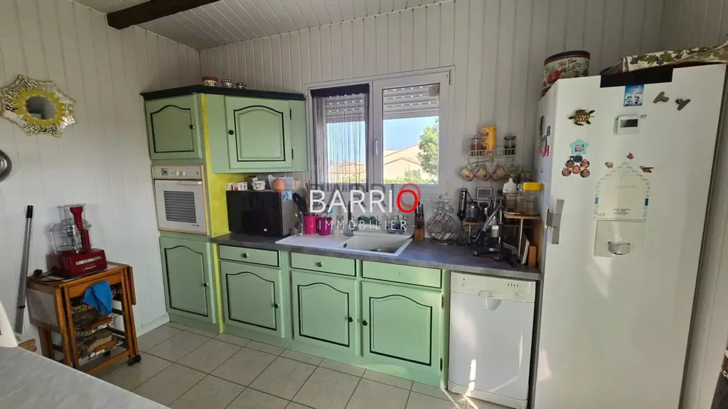 Köök - Spacious House with Large Garage in Rural Setting