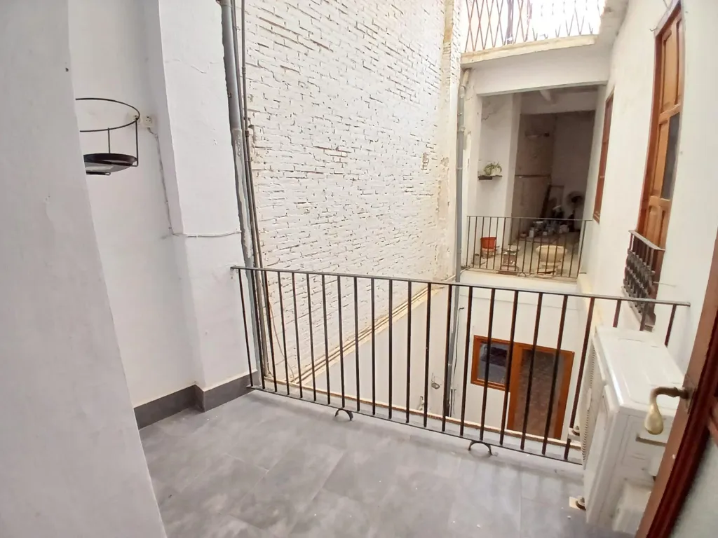 Balcone - Señorial House with Patio in Carcaixent