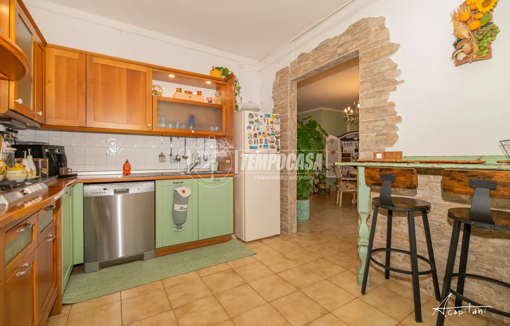 Köök - Bright Trilocale with Balcony in Modena