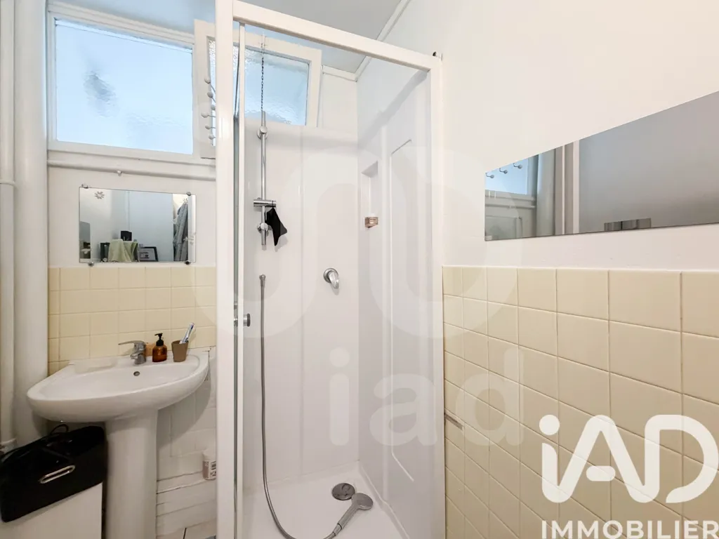 Salles de bain - Appartement avec balcon et vue dégagée à Compiègne