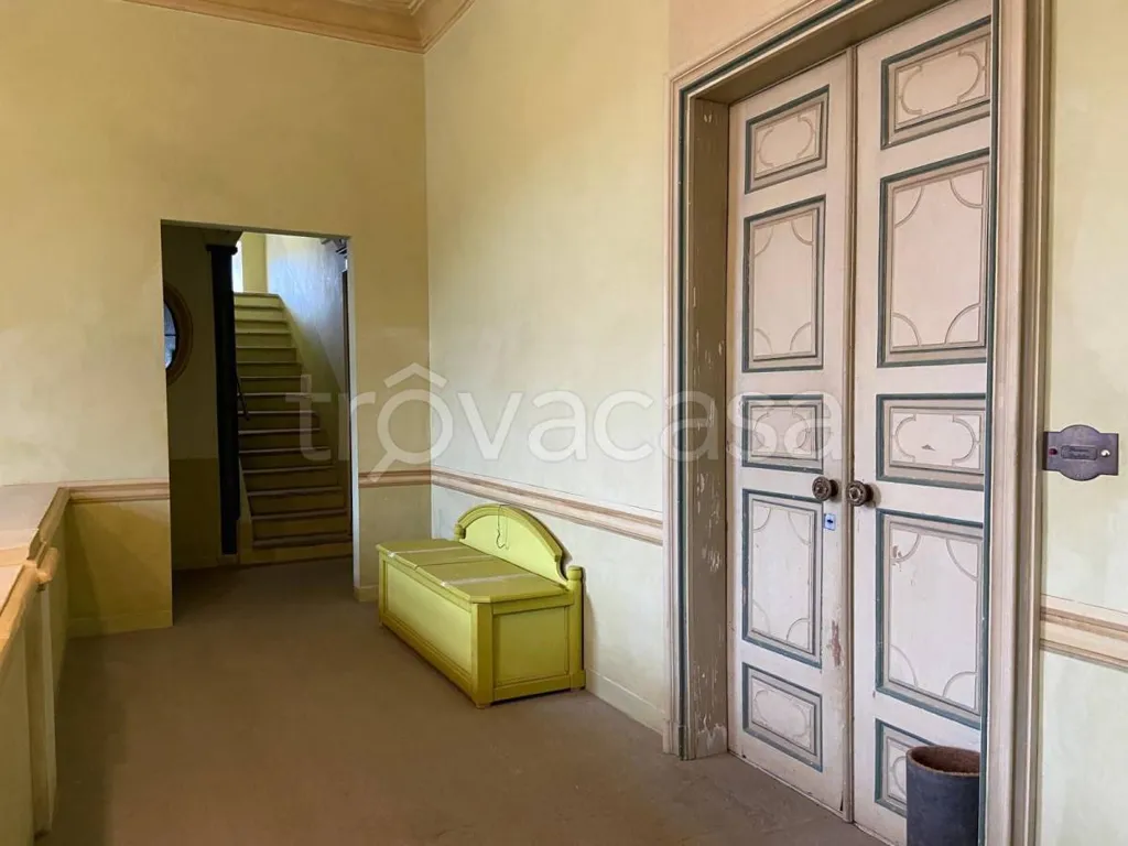 Hallway - Rustic Villa-Style Apartment with Garden in Moncalieri