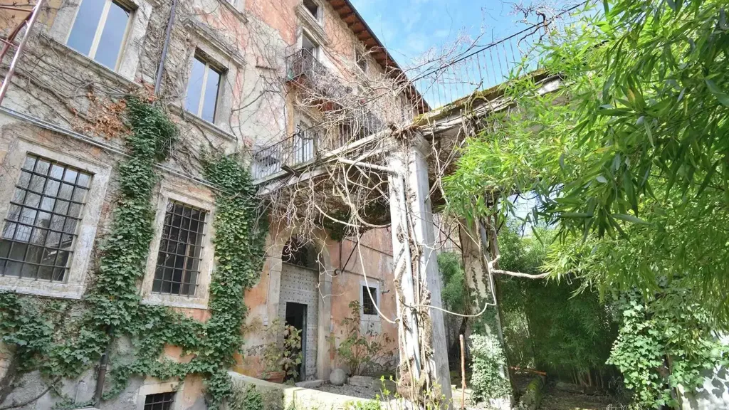 Giardino - Historic Apartment with Panoramic Terrace in Tagliacozzo