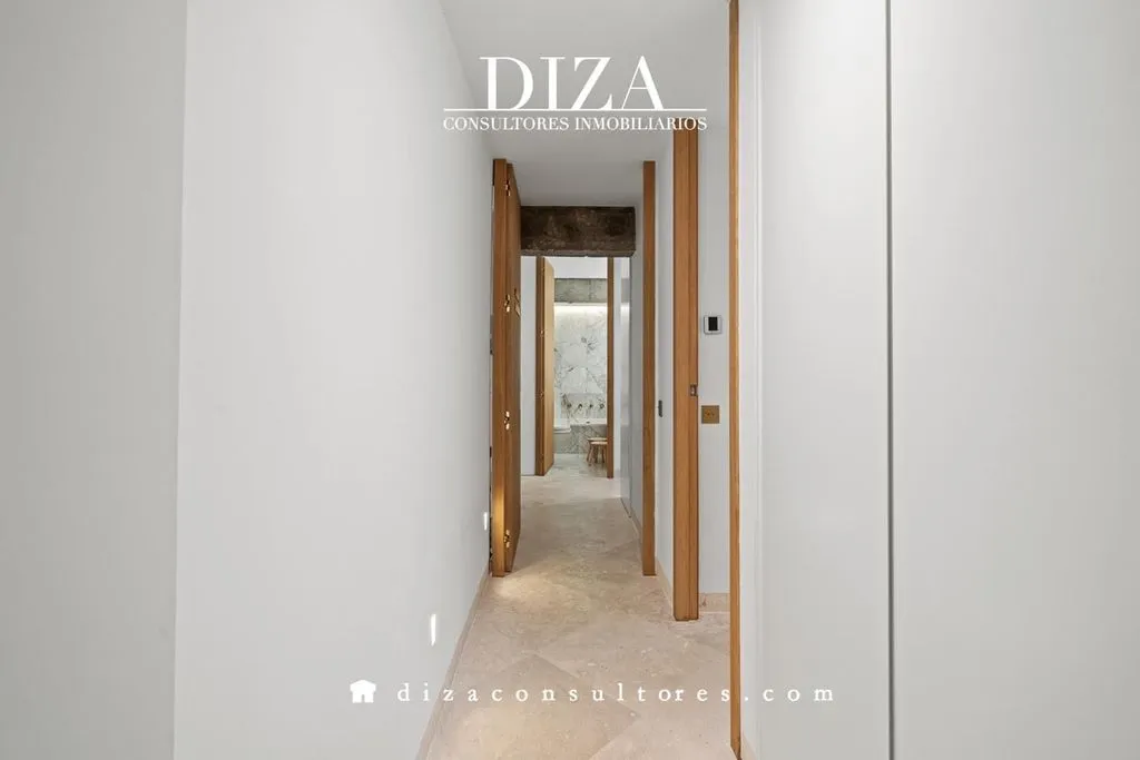 Entrée - Luxury Penthouse with Pool in Madrid