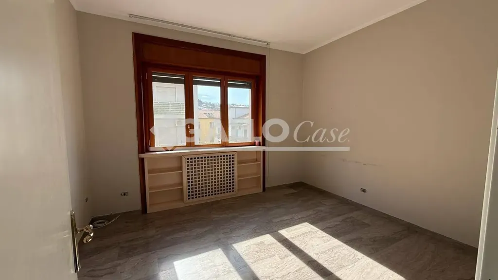 Pièces - Central Apartment with Balconies in Cosenza