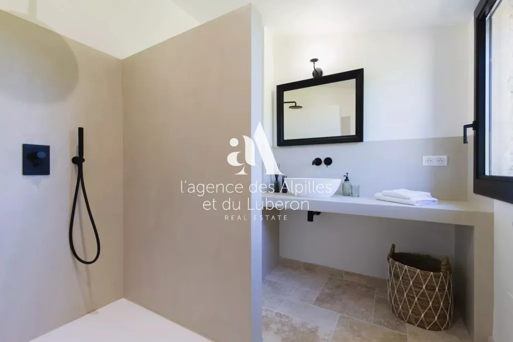 Bagni - Dry-Stone House with Pool in Gordes