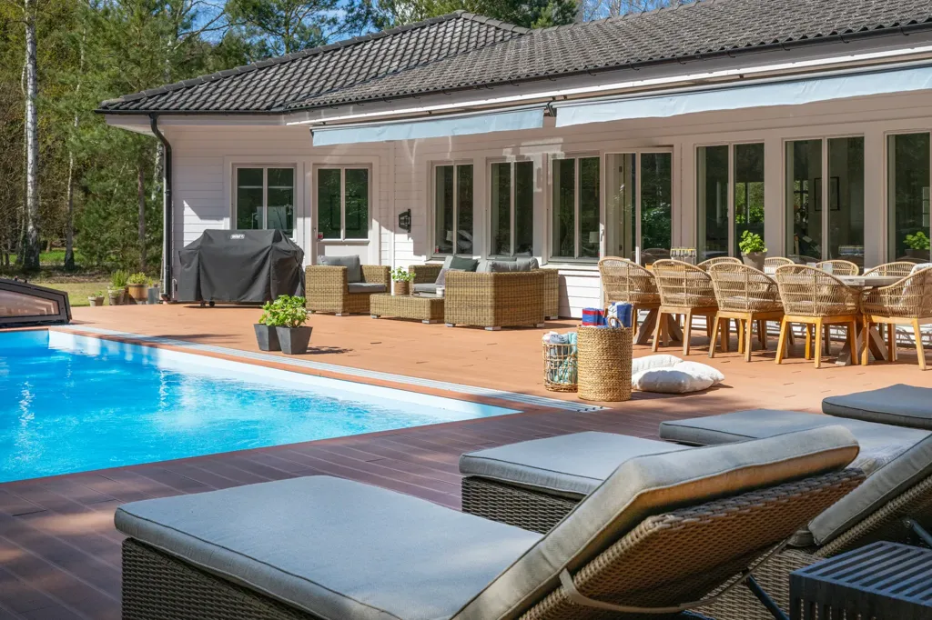 Pool - Spacious Bungalow with Pool in Ljungskogen