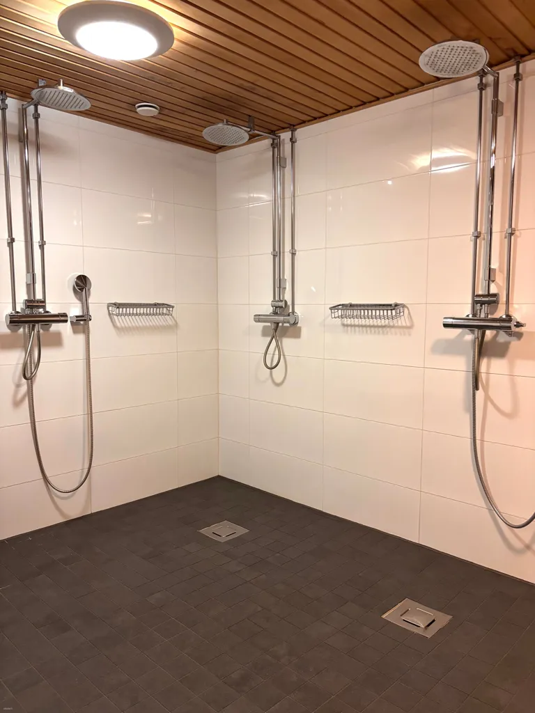 Salles de bain - Bright Penthouse with Balcony in Helsinki