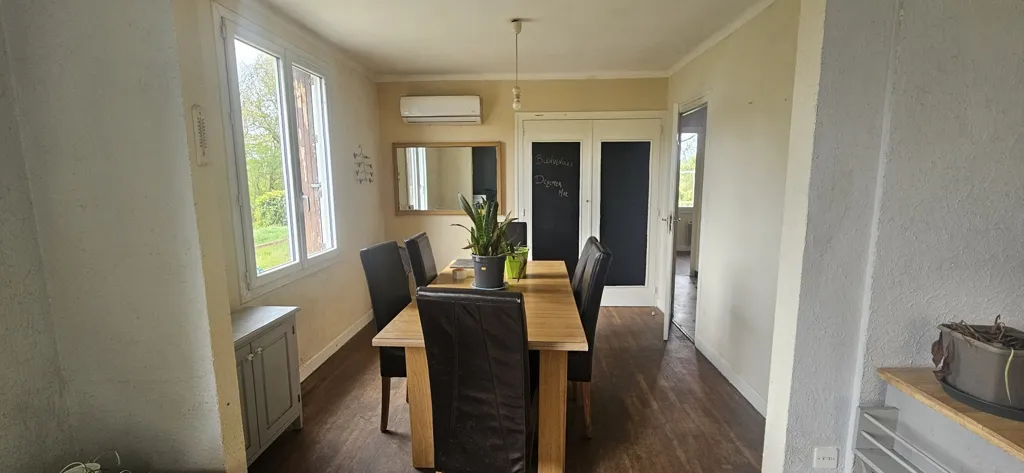 Salle à manger - Maison de Plain-Pied avec Terrain Boisé à Callac
