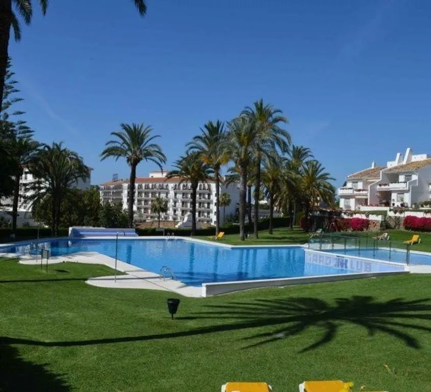 Piscine - Apartment with Pool in Nueva Andalucía