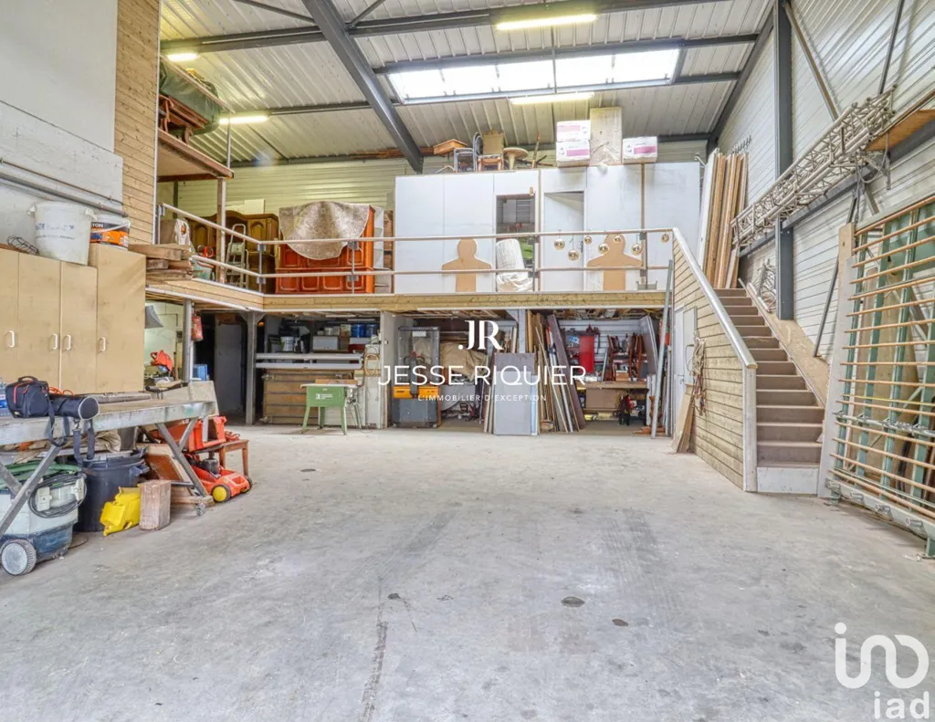 Garage - Local d'Activité avec Hauteur sous Plafond à Andilly
