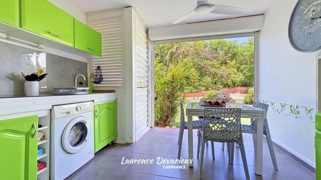Cuisine - Studio Meublé avec Piscine à Saint-François