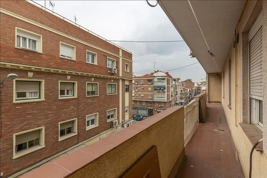 Balcon - 3-Bed Flat with Terrace in Carabanchel
