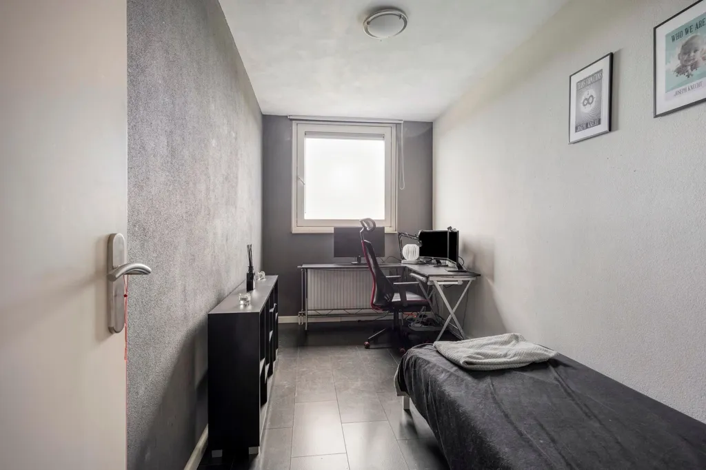 Magamistoad - 3-Bedroom Apartment with Balcony in Eindhoven