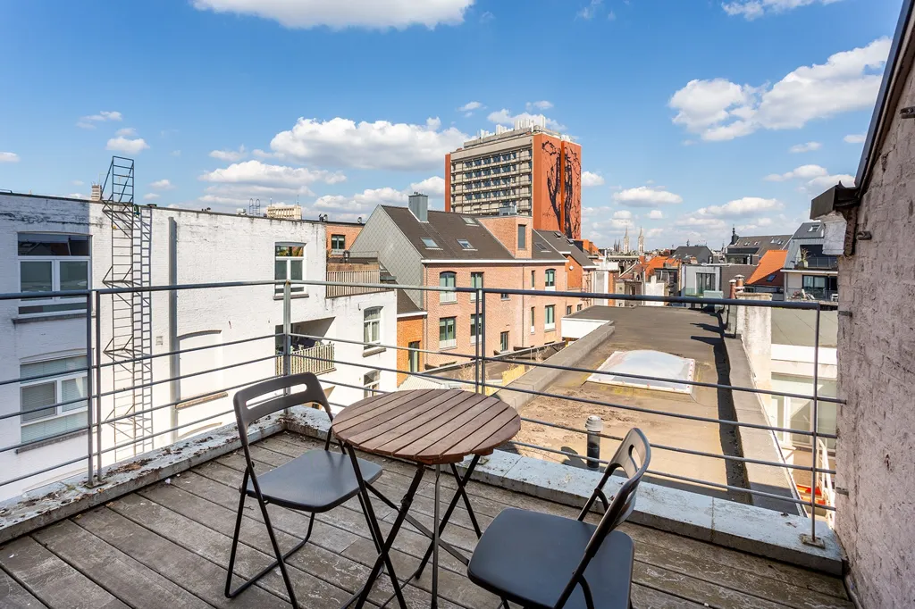 Balcon - Penthouse Rénové avec Terrasse dans le Zuid d'Anvers