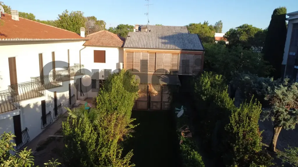 Õhuvaade - Lakefront Bilocale with Garden in Sirmione