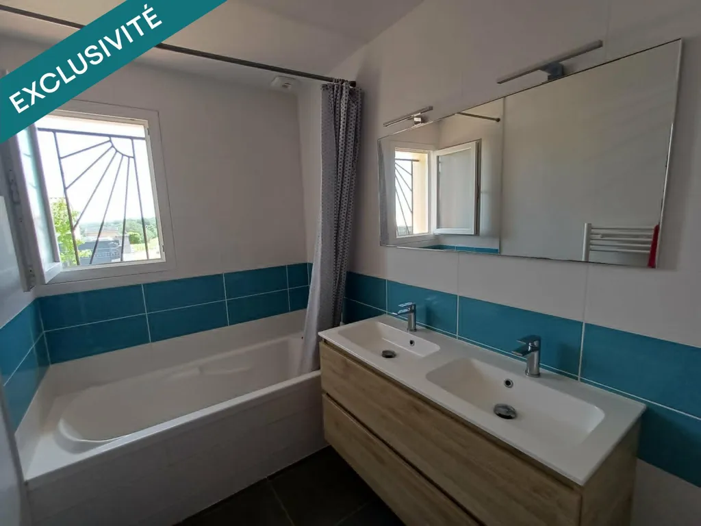 Salles de bain - Maison Plain-Pied avec Véranda au Calme près de Lanta