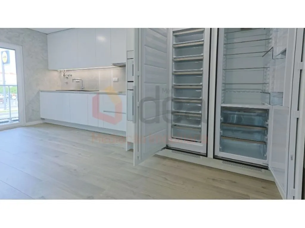 Cuisine - Luxury Apartment with Balcony in Montijo