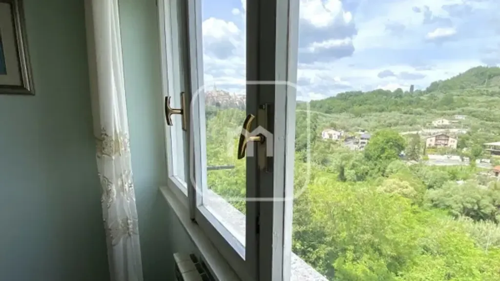 Toad - Bright Trilocale with Balcony in Genazzano