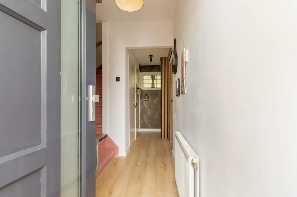 Esik - Modernised Corner House with Garden in Middelburg