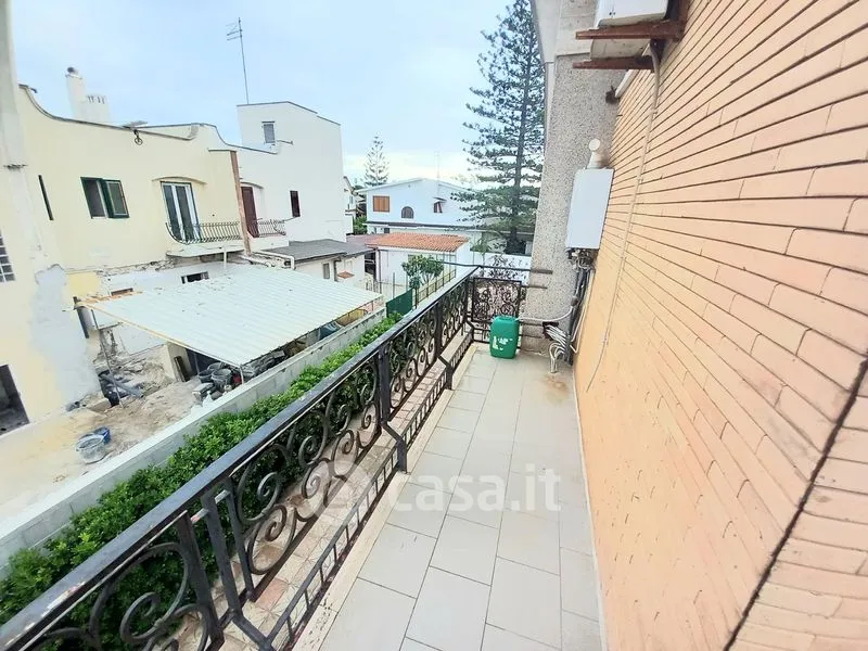 Balcon - Fully Furnished Flat with Balcony in Taranto