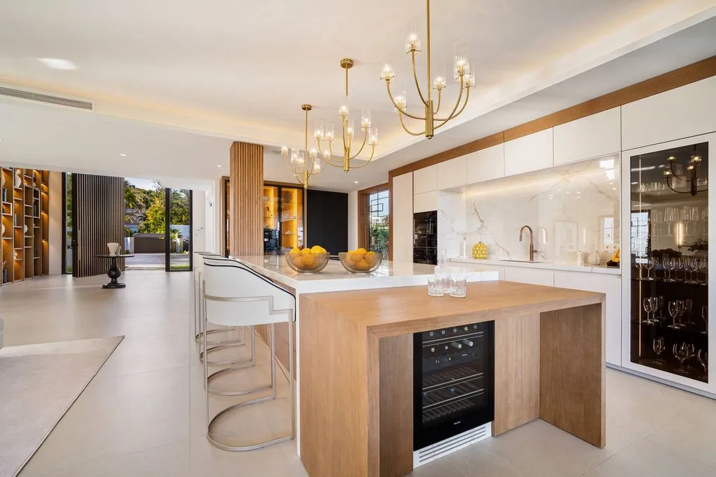 Cuisine - Luxury Villa with Infinity Pool in Marbella