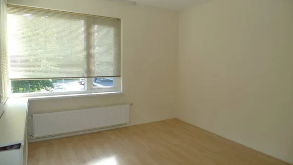 Pièces - Spacious 3-Bedroom Apartment near Beach in Den Haag